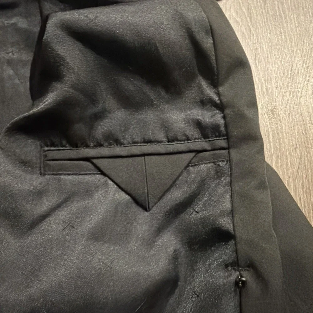 NWOT Cuts Clothing Legacy Bomber Jacket Men's Medium Solid Black $275 Retail - Picture 9 of 15